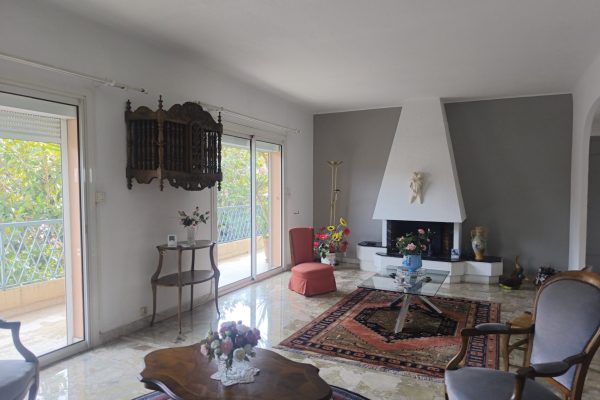 ✨ À VENDRE en Exclusivité – Élégant T3/4 de 89,56 m² en plein cœur de Sanary-sur-Mer –✨